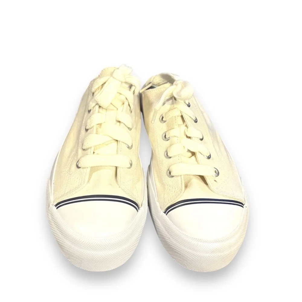 Keds almost like